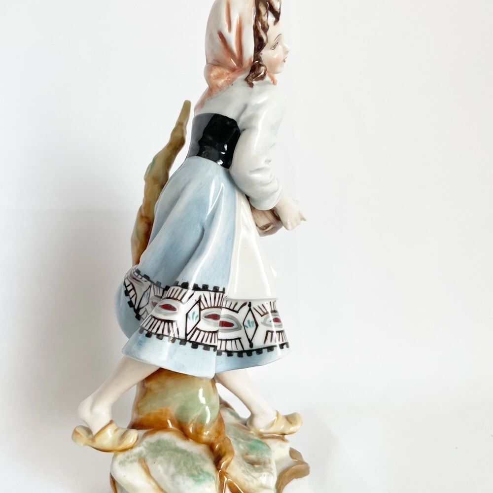 Vintage Andrea by Sadek #6054 Figurine 8” - Picture 4 of 8